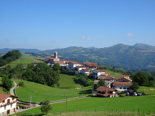 Baztán Tal, Navarra, Spanien, Ausblick auf Ziga von der NA-2530