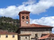 Belorado, Spanien, Plaza Mayor Dorfplatz und Kirche San Pedro