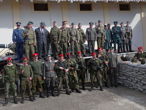 Belorado, Spanien, Expohistórica 2019, Gruppenfoto Darsteller Kalter Krieg