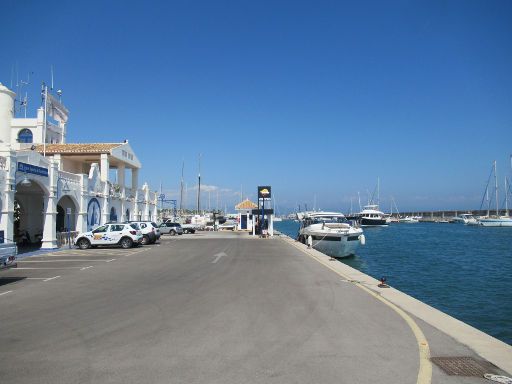 Puerto Deportivo de Benalmádena, Benalmádena, Spanien, Repsol Tankstelle