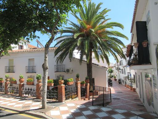 Benalmádena, Spanien, typische Gasse