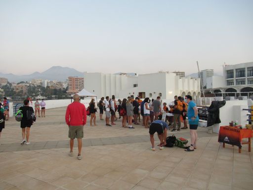 IV Travesía a nado de Benalmádena 2021, Benalmádena, Spanien, Anmeldung auf der Terrasse