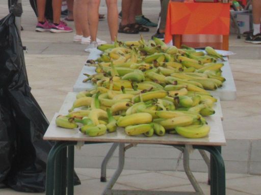 IV Travesía a nado de Benalmádena 2021, Benalmádena, Spanien, Bananen