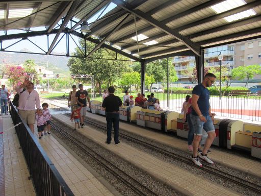 Plaza del Trenet, Benicássim, Spanien, Fahrt Ende nach 10 Minuten Rundkurs