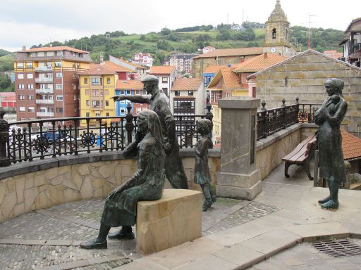 Arrantzale Museum, Bermeo, Spanien, Aussichtspunkt Statue Here they come!