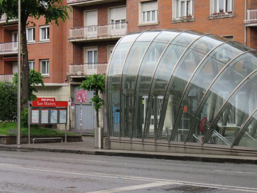 Metro, Bilbao, Spanien, Ein– und Ausgang Station San Mamés