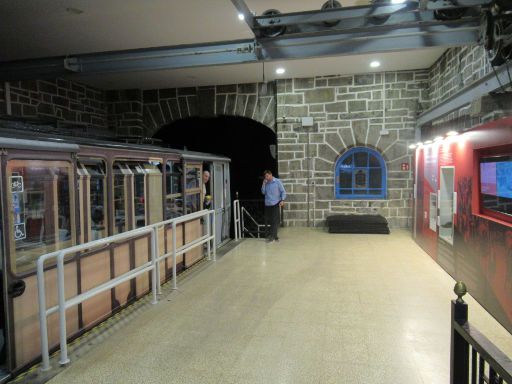 Standseilbahn Museum, Trapagaran, Bilbao, Spanien, Bahnsteig und Ausstellung Bergstation