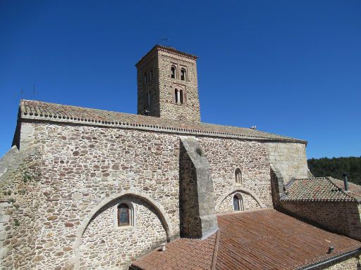 Stadtmauer und Ausstellung Waffen Mittelalter, Buitrago del Lozoya, Spanien, Kirche Santa María del Castillo