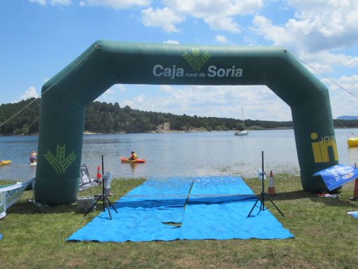 V. Travesía Embalse Cuerda del Pozo, Abejar, Spanien, Start– Zielbereich am Ufer