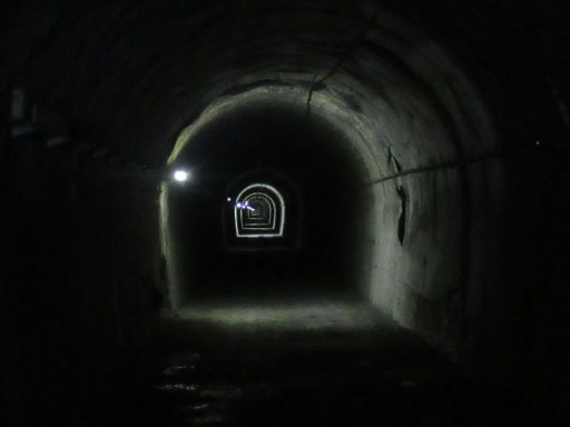 Canfranc-Estación, Spanien, nicht zugänglicher Eisenbahntunnel nach Frankreich