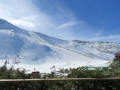 Skigebiet, La Pinilla, Spanien, Zona Pinillas am frühen Nachmittag