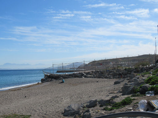 Grenze Ceuta, Spanien – Marokko, Ceuta, Spanien, Grenzzaun am Strand