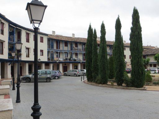 Chinchón, Spanien, Wohnanlage im Stil des Plaza Mayors