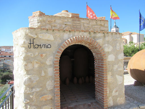 Museo de Piedra, Colmenar de Oreja, Spanien, gemauerter Ofen mit zwei Etagen