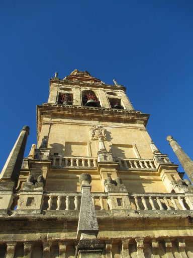 Moschee Kathedrale Glockenturm, Córdoba, Spanien, Ausblick von der ersten Etage auf die Turmspitze