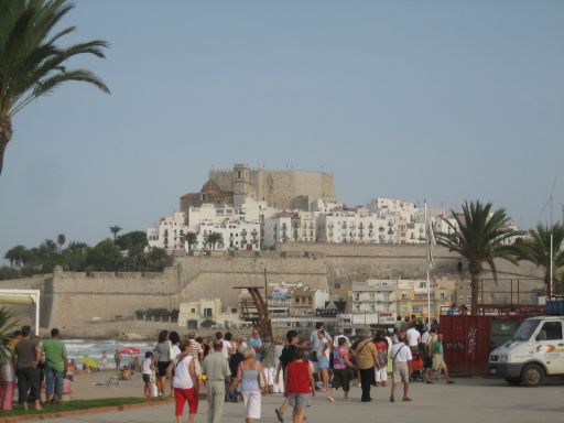 Peñiscola, Spanien, Ausblick von der Stadt auf die Altstadt und die Burg