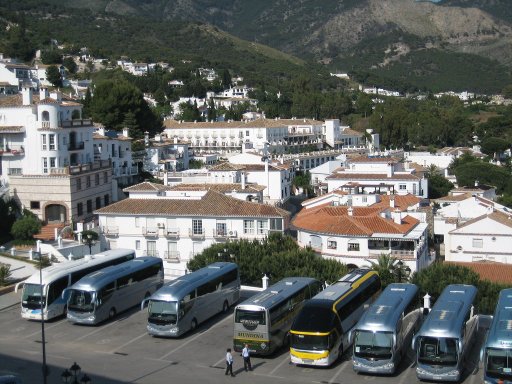 Mijas, Spanien, Ortschaft mit Busparkplatz