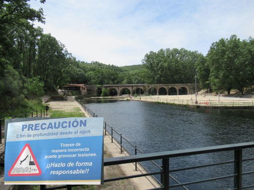 Cuacos de Yuste, Spanien, El Lago Badestelle mit Restaurants