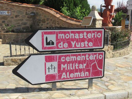 Deutscher Soldatenfriedhof, Cuacos de Yuste, Spanien, Abfahrt Richtung Kloster und Friedhof