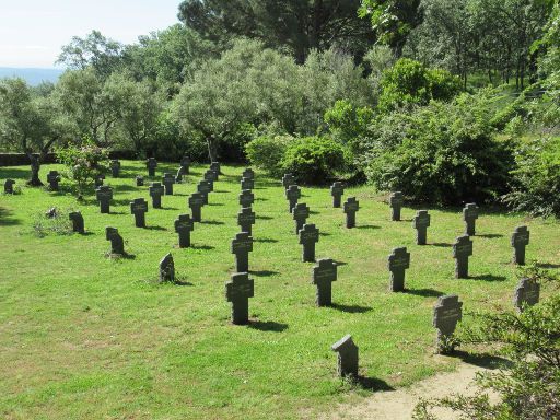 Deutscher Soldatenfriedhof, Cuacos de Yuste, Spanien, Grabschändungen auf der rechten Seite