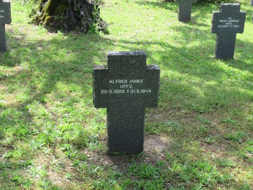 Deutscher Soldatenfriedhof, Cuacos de Yuste, Spanien, Grabstein eines Soldaten