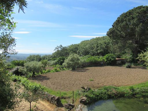 Deutscher Soldatenfriedhof, Cuacos de Yuste, Spanien, Ausblick ins Tal Richtung Cuacos de Yuste