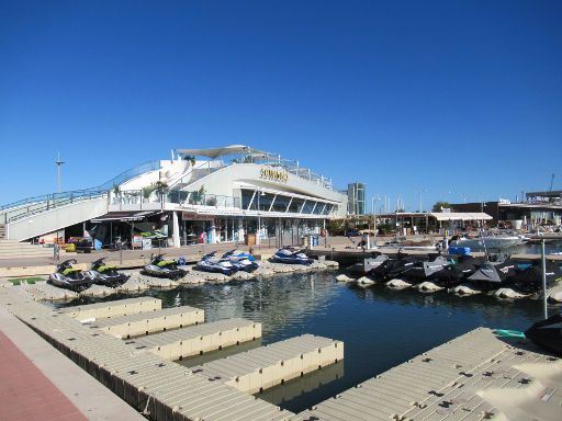 Dénia, Spanien, Hafenpromenade und Jet-Skis
