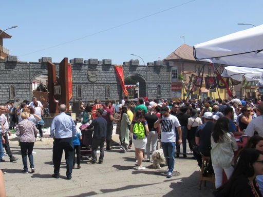 XXV Feria Medieval Mittelalter Markt, El Álamo, Spanien, Zentrum mit Burgmauer aus Holz