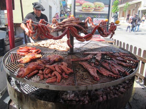 XXV Feria Medieval Mittelalter Markt, El Álamo, Spanien, Grill mit Fleisch und Würstchen