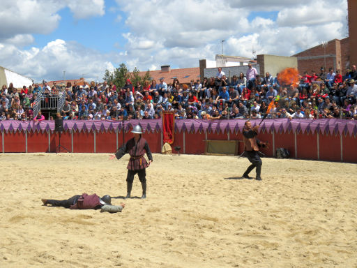 Feria Medieval Mittelalter Ritterturnier, El Álamo, Spanien, Soldaten und Feuerspucker