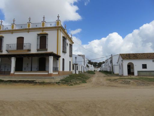 El Rocío, Spanien, typische Gebäude und unbefestigte Straßen