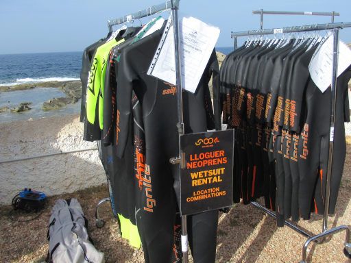 XIV Copa Marnaton eDreams, Schwimmwettbewerb 2025, Formentera, Spanien, Neoprenanzug Verleih Zoggs und Sailfish