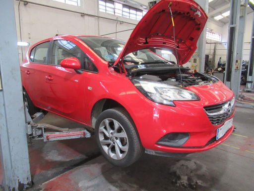 BriCar Boxes, Auto Mietwerkstatt, Fuenlabrada, Madrid, Spanien, Opel Corsa E mit 159 147 km
