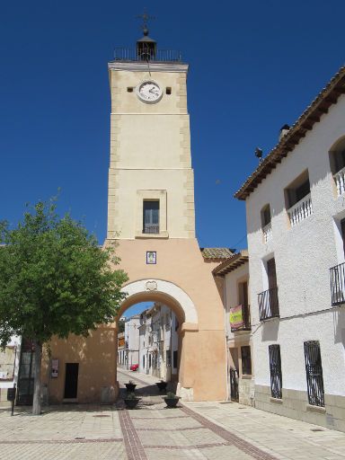 Fuentidueña de Tajo, Spanien, Torre del Reloj am Plaza de La Constitución