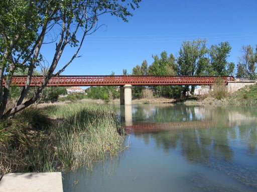 Fuentidueña de Tajo, Spanien, Eisenbrücke aus dem Jahr 1876 über den Tajo