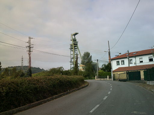 La Camocha, stillgelegtes Kohlebergwerk, Gijón, Spanien, Fördergerüst