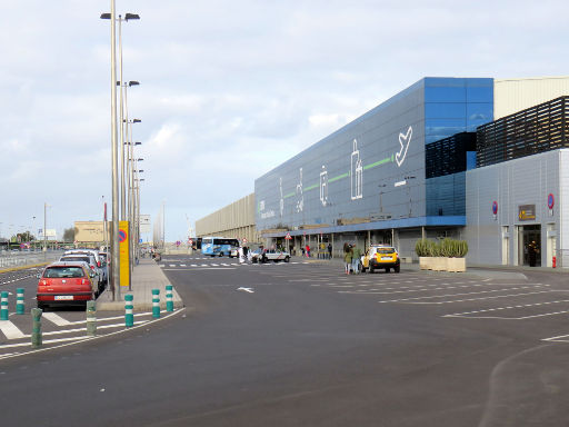 Flughafen Gran Canaria, LPA, Spanien, Parkplatz auf der Abflugebene