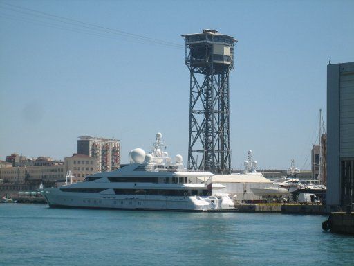 Hafenrundfahrt Las Golondrinas®, Barcelona, Spanien, Werften für Luxus Yachten