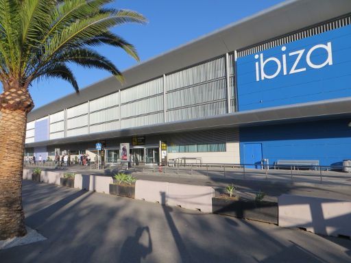 Flughafen Ibiza, IBZ, Spanien, Terminal Außenansicht