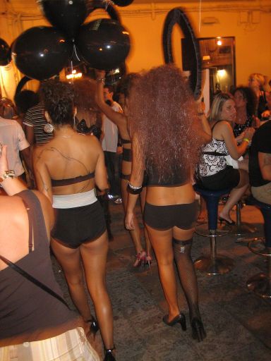 Ibiza, Spanien, Nachtleben 2007 / 2008, Tänzerinnen der Clubs