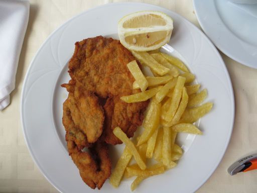 Carretera Cala Tarida, Ibiza Spanien, Restaurant Can Pujolet, Hauptmenü mit Wiener Schnitzel und Pommes im Jahr 2013