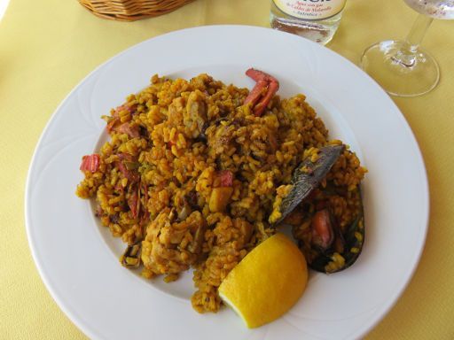 Carretera Cala Tarida, Ibiza Spanien, Restaurant Can Pujolet, Hauptmenü Paella im Jahr 2016