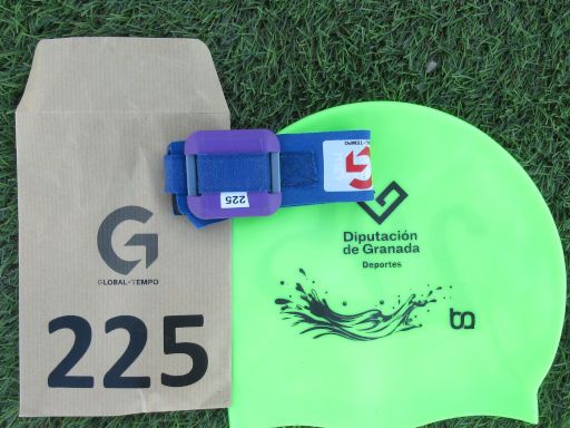 Traves&iacute;a a nado, Albu&ntilde;ol - La R&aacute;bita, 2026, Albu&ntilde;ol, Spanien, Schwimmwettbewerb, Starterpaket mit Badekappe und Chip Zeitmessung