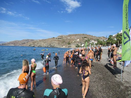 Traves&iacute;a a nado, Albu&ntilde;ol - La R&aacute;bita, 2026, Albu&ntilde;ol, Spanien, Schwimmwettbewerb, Startbereich