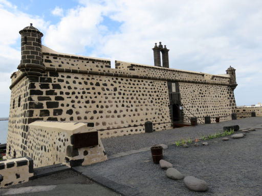 Burg San José, Museo Internacional de Arte Contemporáneo, Arrecife, Lanzarote, Spanien, Burg San José auf der Anhöhe am Hafen Naos