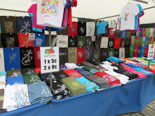 Wochenmarkt am Sonntag, Teguise, Lanzarote, Spanien, T–Shirts mit Lanzarote Thema