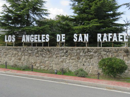 Los Ángeles de San Rafael, Spanien, Einfahrt