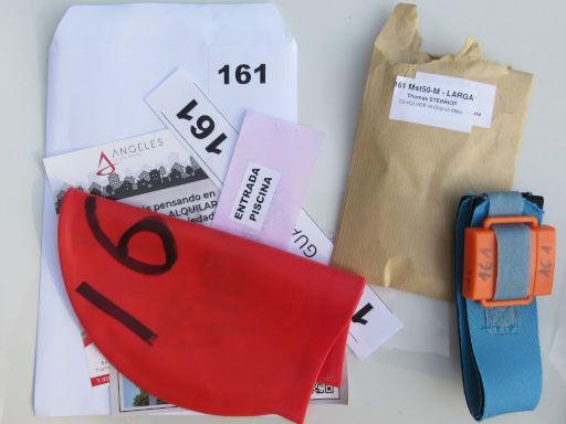 IX Traves&iacute;a a nado Los &Aacute;ngeles de San Rafael 2026, Schwimmwettbewerb, Los &Aacute;ngeles de San Rafael, Spanien, Starterpaket mit Badekappe, Chip Zeitmessung, Gutschein Eintritt Freibad, Anh&auml;nger f&uuml;r Wertsachenaufbewahrung, Werbung von Park Homes Immobilien und T-Shirt