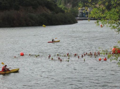 IX Traves&iacute;a a nado Los &Aacute;ngeles de San Rafael 2026, Schwimmwettbewerb, Los &Aacute;ngeles de San Rafael, Spanien, Start 750 m