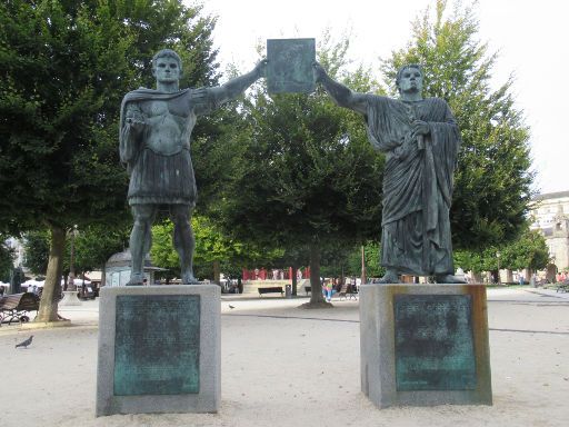 Lugo, Spanien, Statue Augustus Caesar und Paulo Fabio Máximo